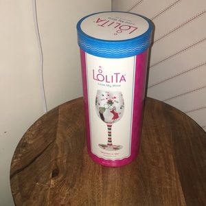 NIB Lolita “Under the Mistletoe” Wine Glass